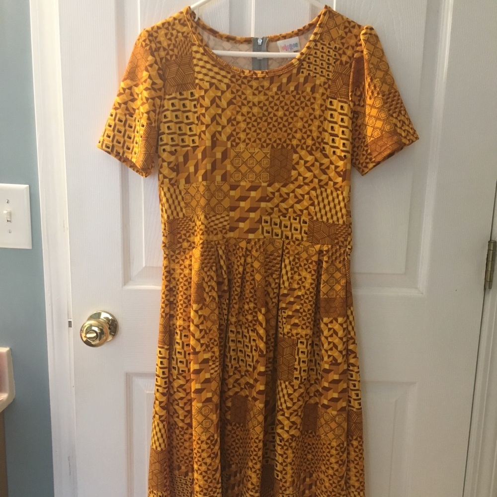 Lularoe Amelia size Medium EUC